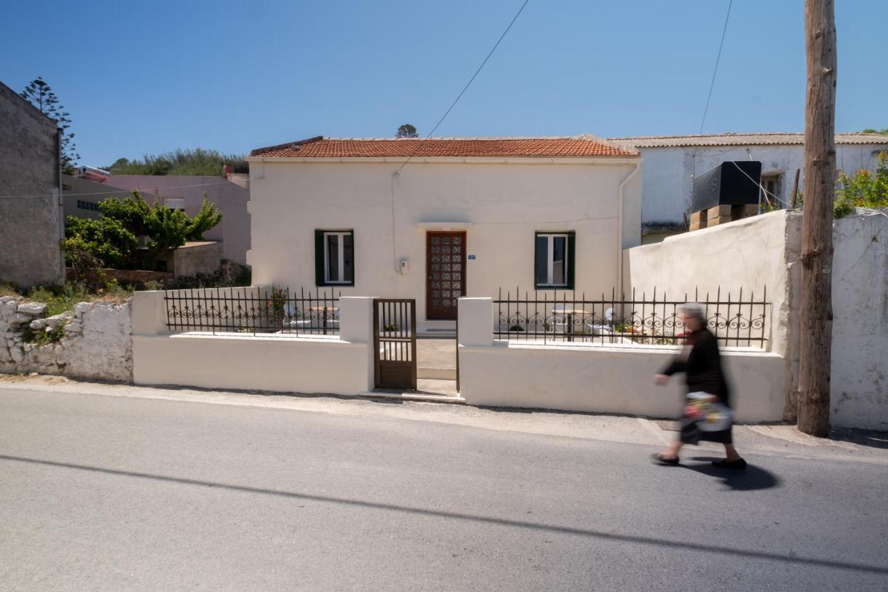 Jasmine Home By The Sea By 8Essentially Kalívesz Kültér fotó